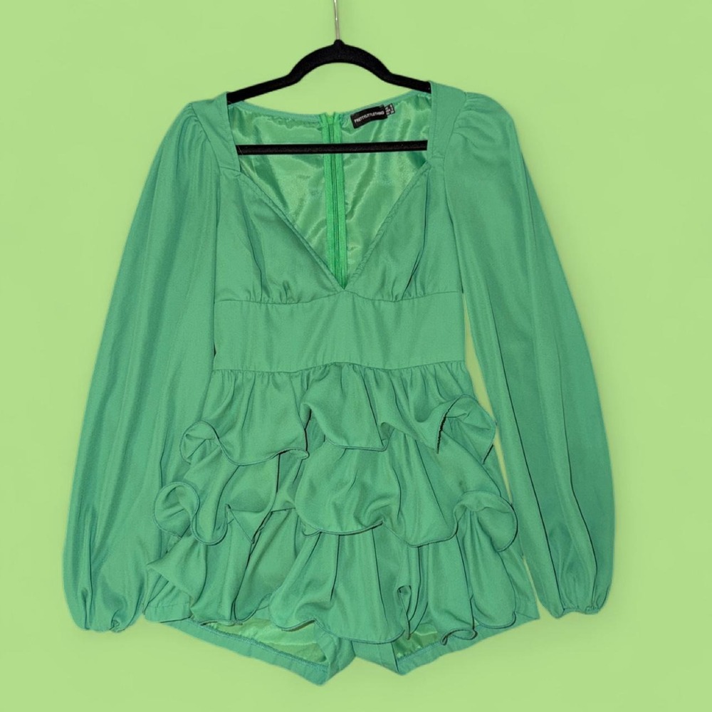 PrettyLittleThing Green Ruffle Romper – US Size 2 - Picture 2 of 6